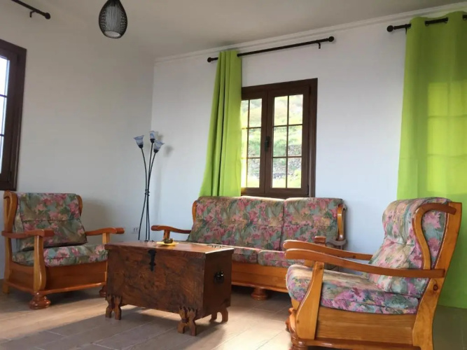 Costa Este House