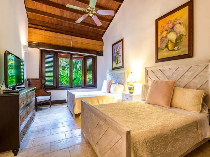 Sunny Vacation Villa 56