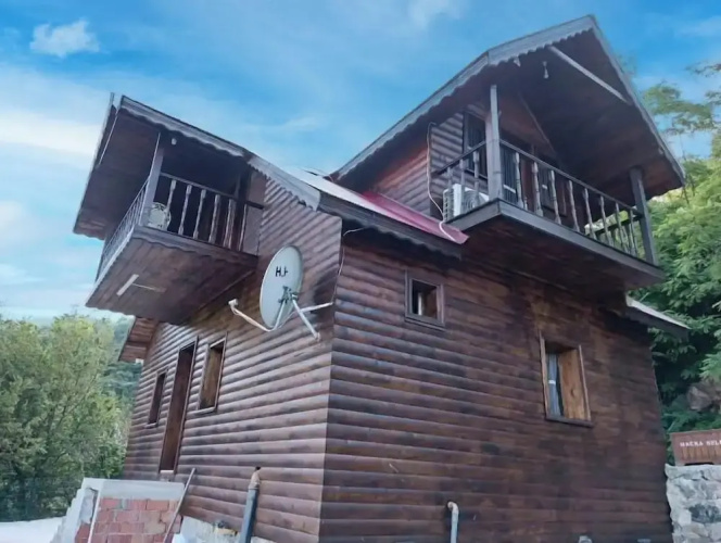Diamond Tree House