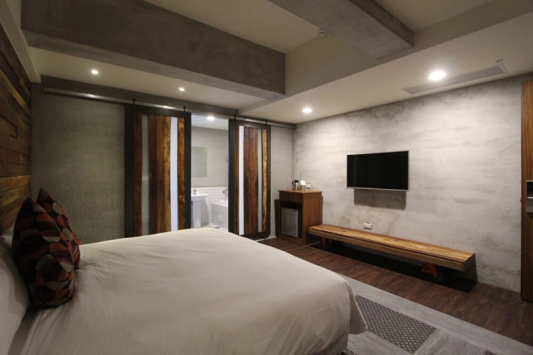 mz1090 Bed and Breakfast