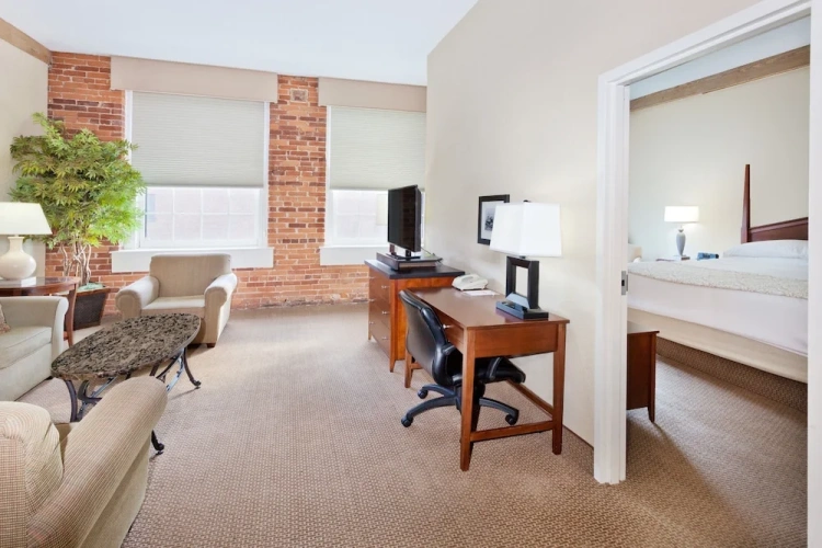 Deluxe Double Suite