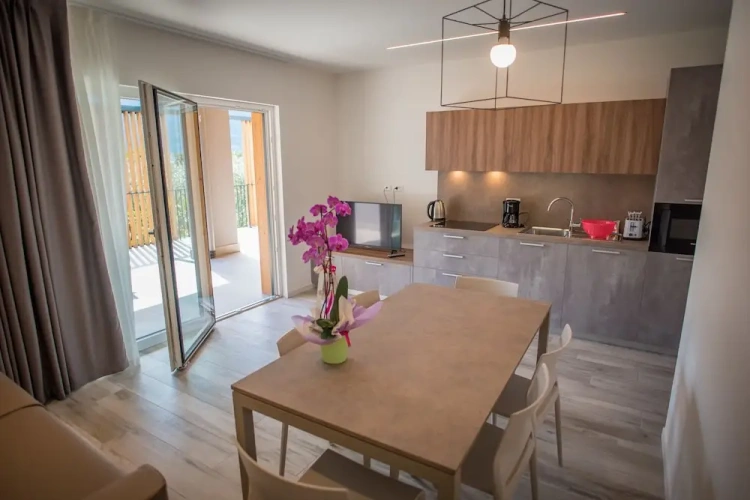 1 Bedroom Deluxe Apartment with garden view
