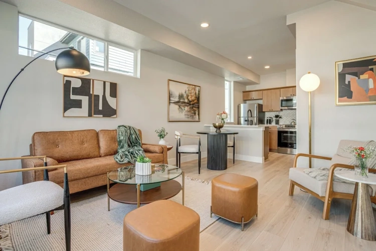 2 Bedrooms Apartment
