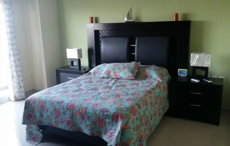 Condo Ari 620 by Villas HK28