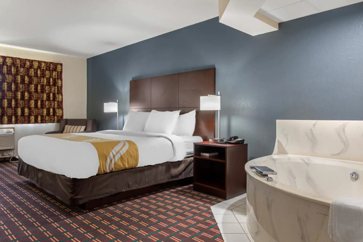 New Prague Inn & Suites