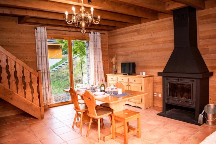 2 Bedrooms Chalet