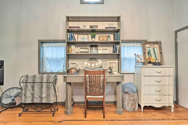 Pet-friendly Loft Vacation Rental w/ Fire Pit!