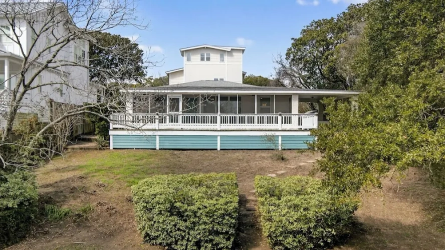 Family Tides by Avantstay 1 Block to the Beach + Game Room + Large Deck Near Center Street