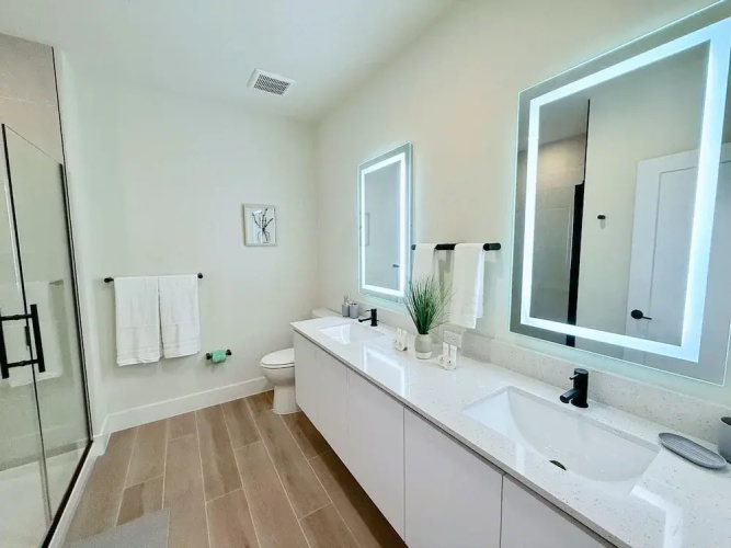 Upstay Modern Home w Pool in New Development