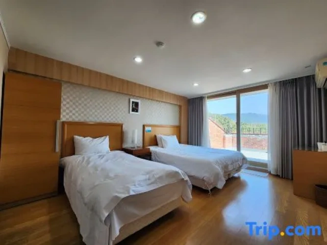 Standard Double Suite