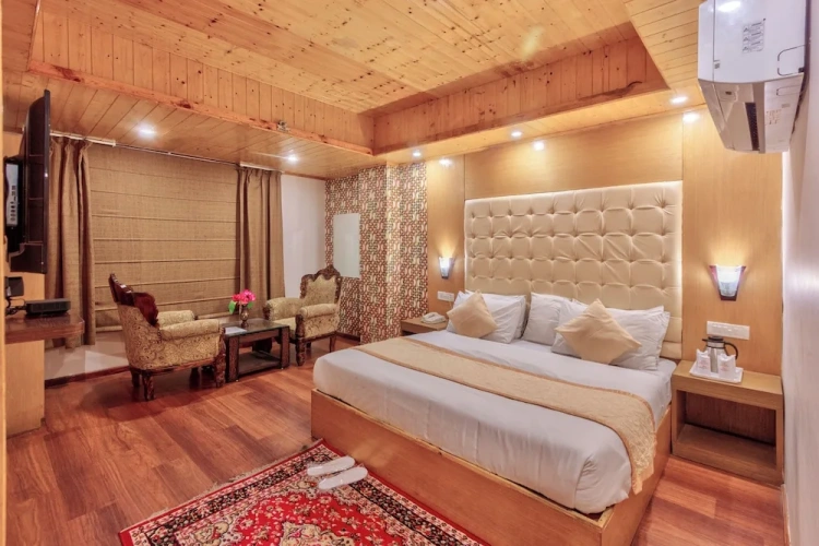 Grand room