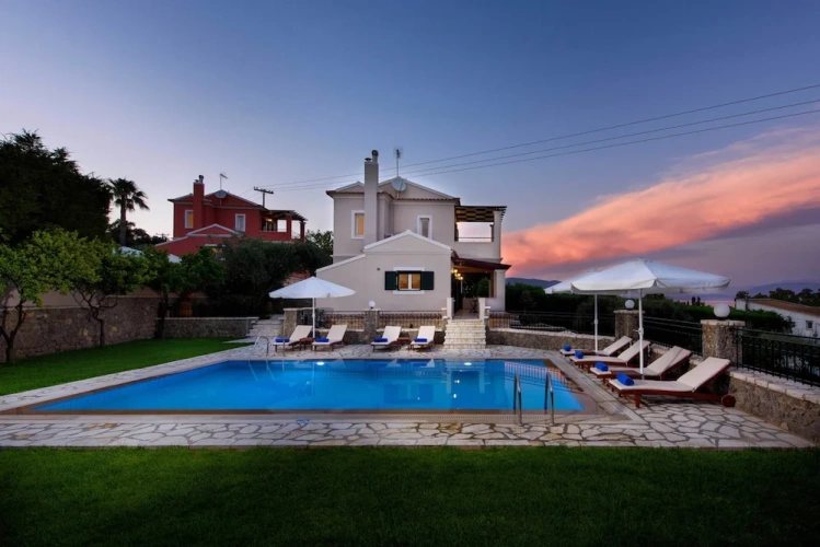 4 Bedrooms Premium Villa