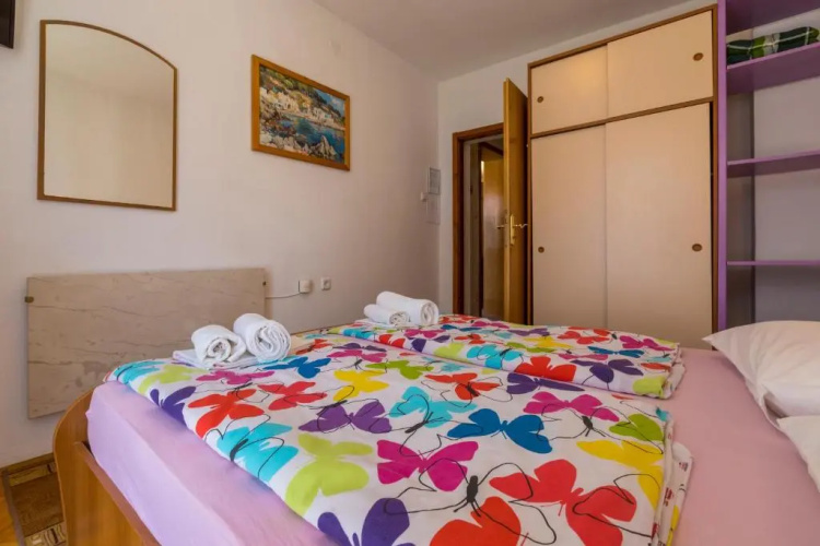 Apartment Katnić 1-2-3