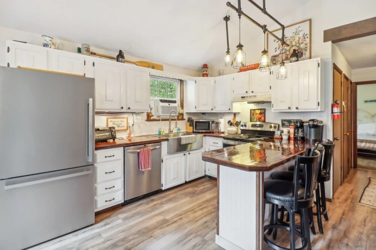 3 Bedrooms Cottage