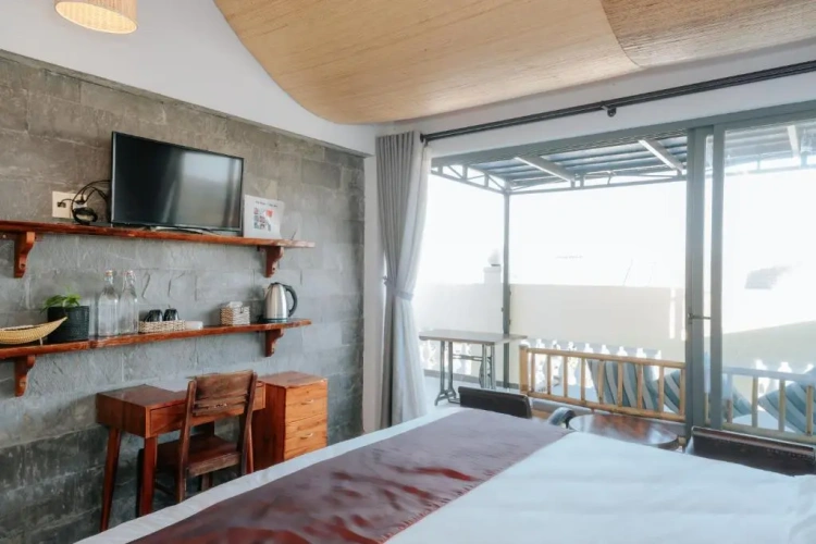 Suite with balcony
