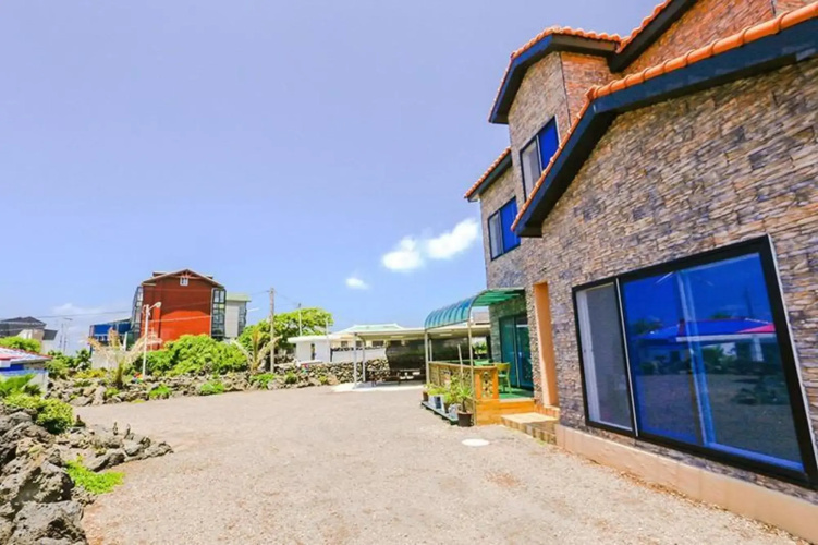 Jeju Badangnoeul Pension(제주 바당노을펜션)