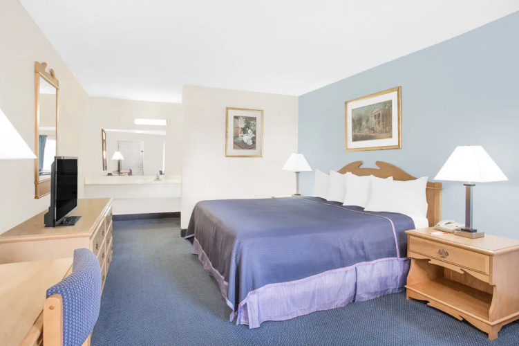 Howard Johnson By Wyndham Staunton - Staunton, VA