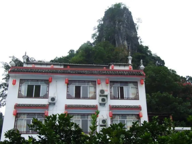 The Yangshuo Moon Resort