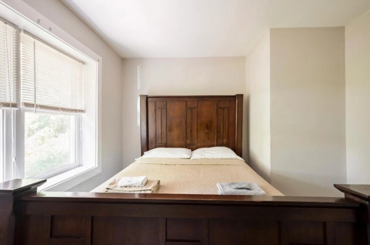 Charming Fully-renovated Bungalow
