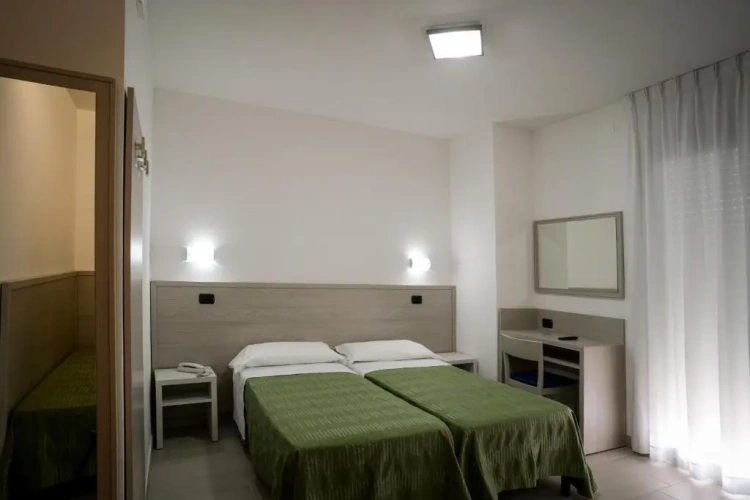 Standard Triple room with balcony