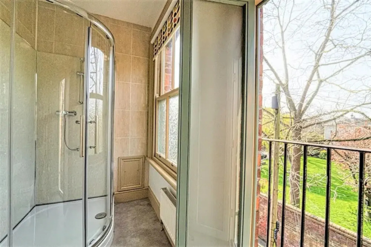 Host Stay Upper Tything Apartment
