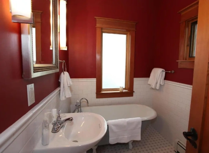 2 Bedrooms Cottage