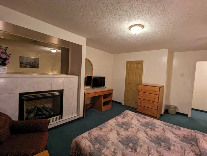 3 Bedrooms Executive Quadruple Apartment