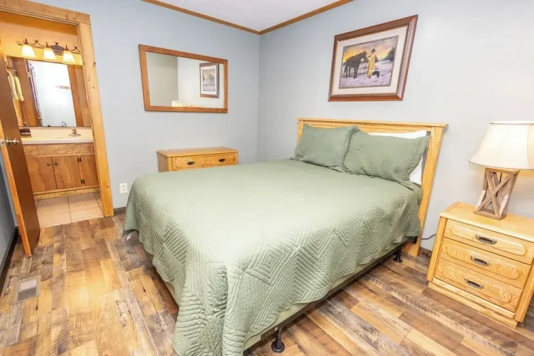 1 Bedroom Standard Family room with land view