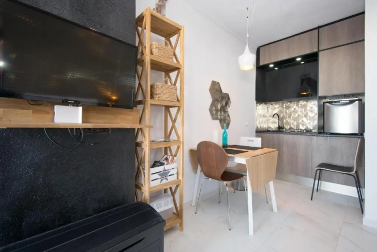 Deluxe Studio