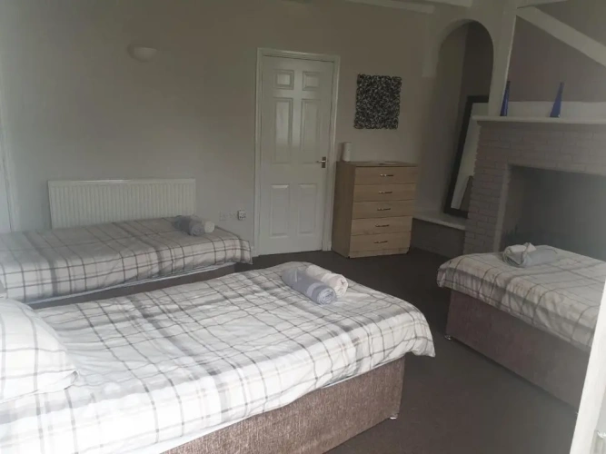 Standard Triple room
