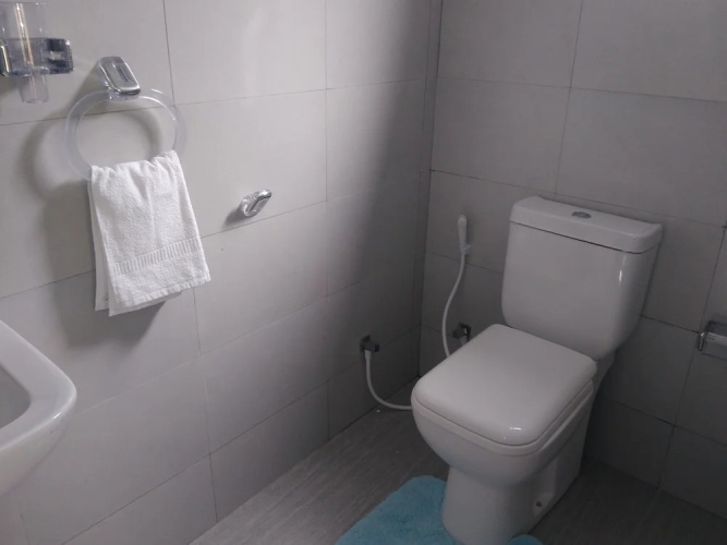 Queens Airport Residence
