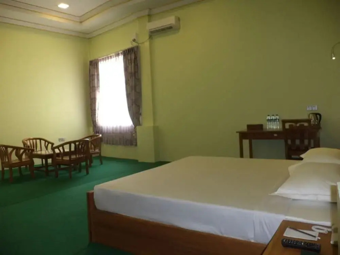 Jade Royal Hotel