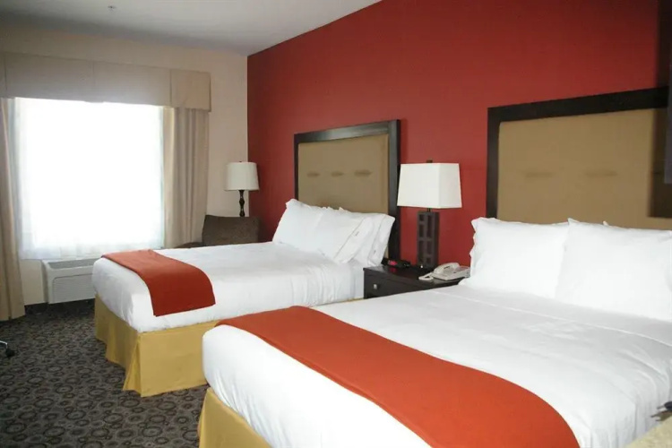 Holiday Inn Express Banning