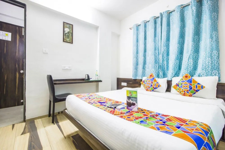 FabHotel House Khas Suites