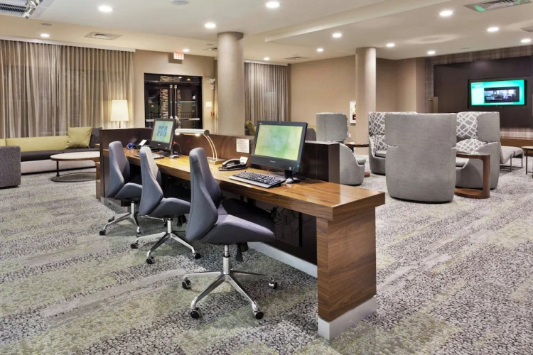 Courtyard By Marriott Fresno Downtown