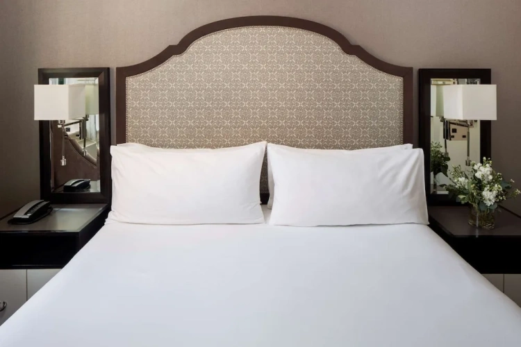 Double room with city view