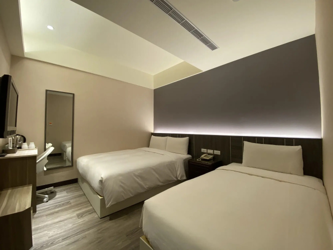 Chair Man Hotel