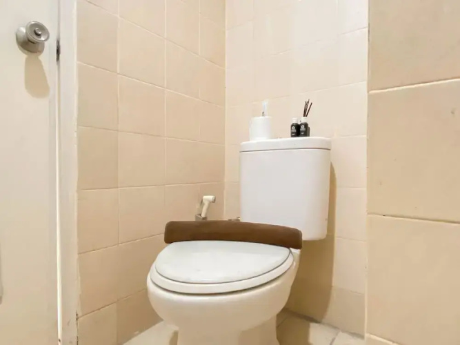 Basic Style Studio At Apartment Belmont Residence Puri
