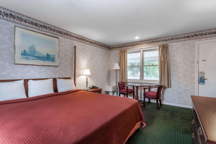 2 Bedrooms Quadruple Suite