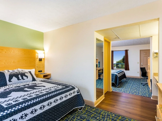 Deluxe room with balcony and with river view
