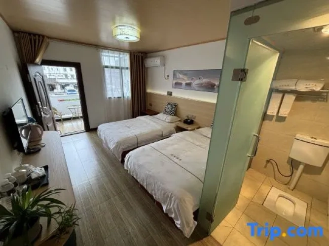 Standard Twin room with balcony