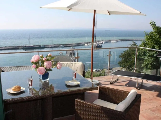 2 Bedrooms Penthouse Apartment
