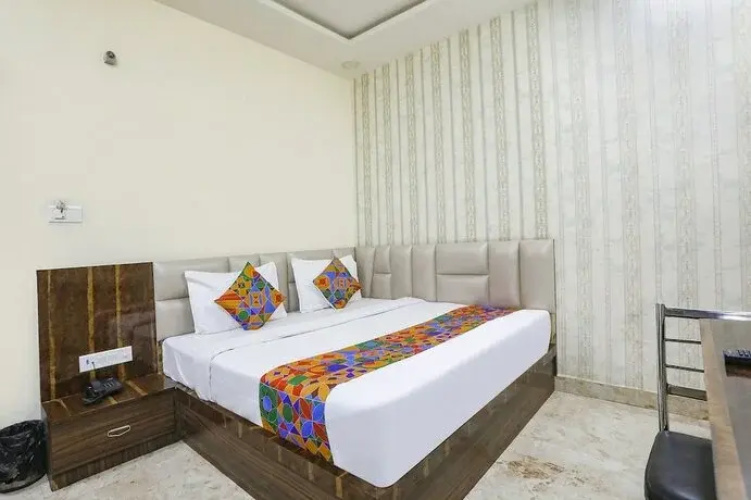 Fabexpress Paradise Inn