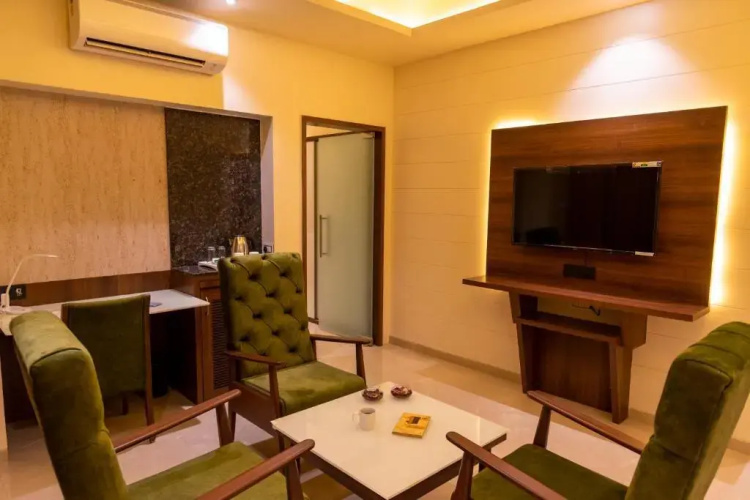 Hotel Pratham