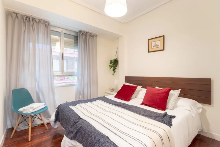 City Hall II apartment by Aston Rentals