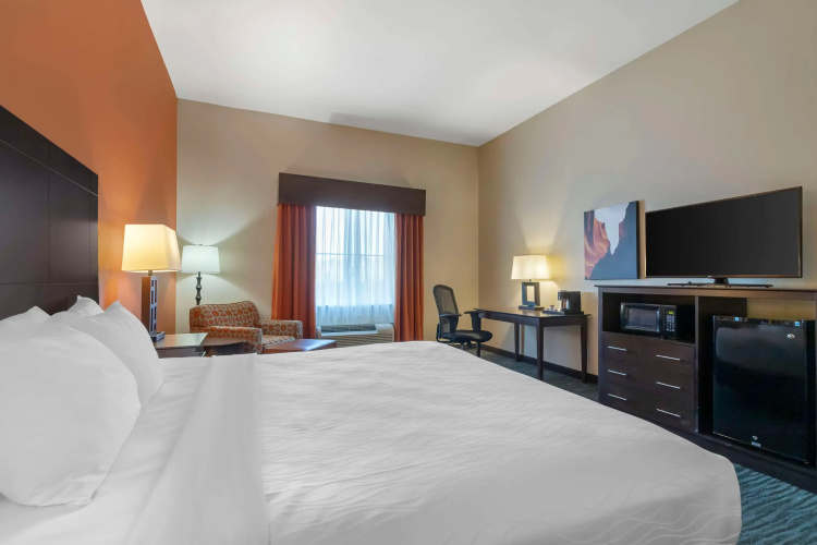 Best Western Plus Longhorn Inn & Suites