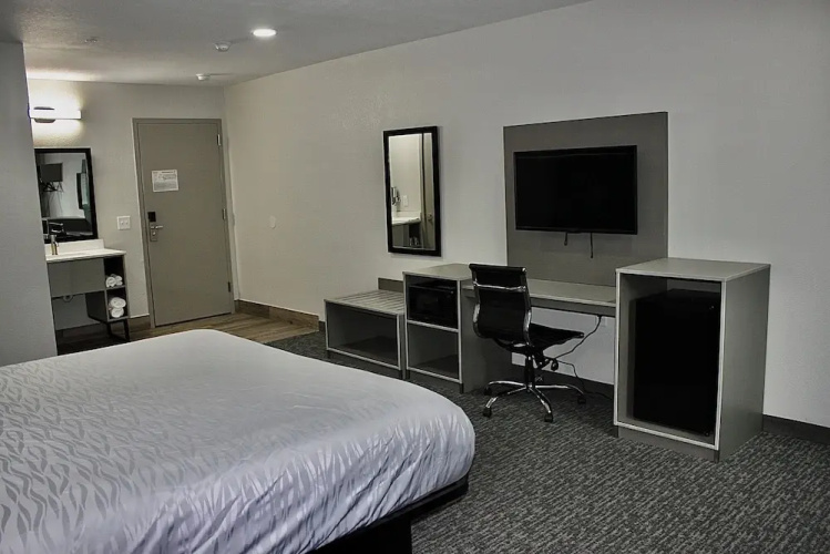 Hummingbird Hotel