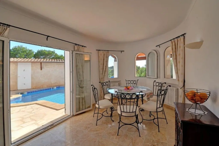 3 Bedrooms Villa