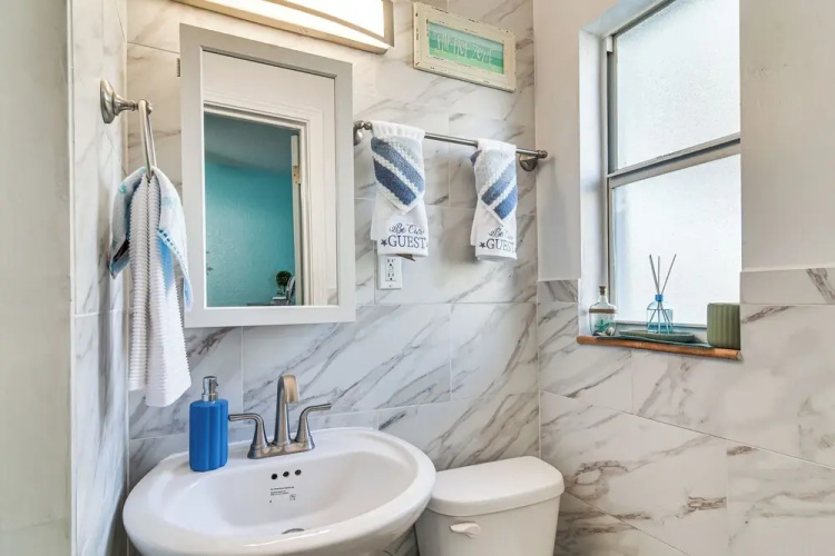 Central Location! Walkable Studio in St Pete Beach