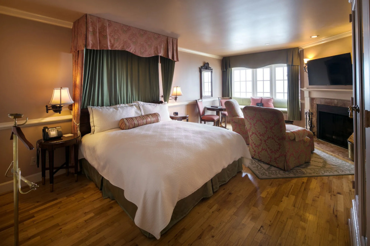 Spindrift Inn